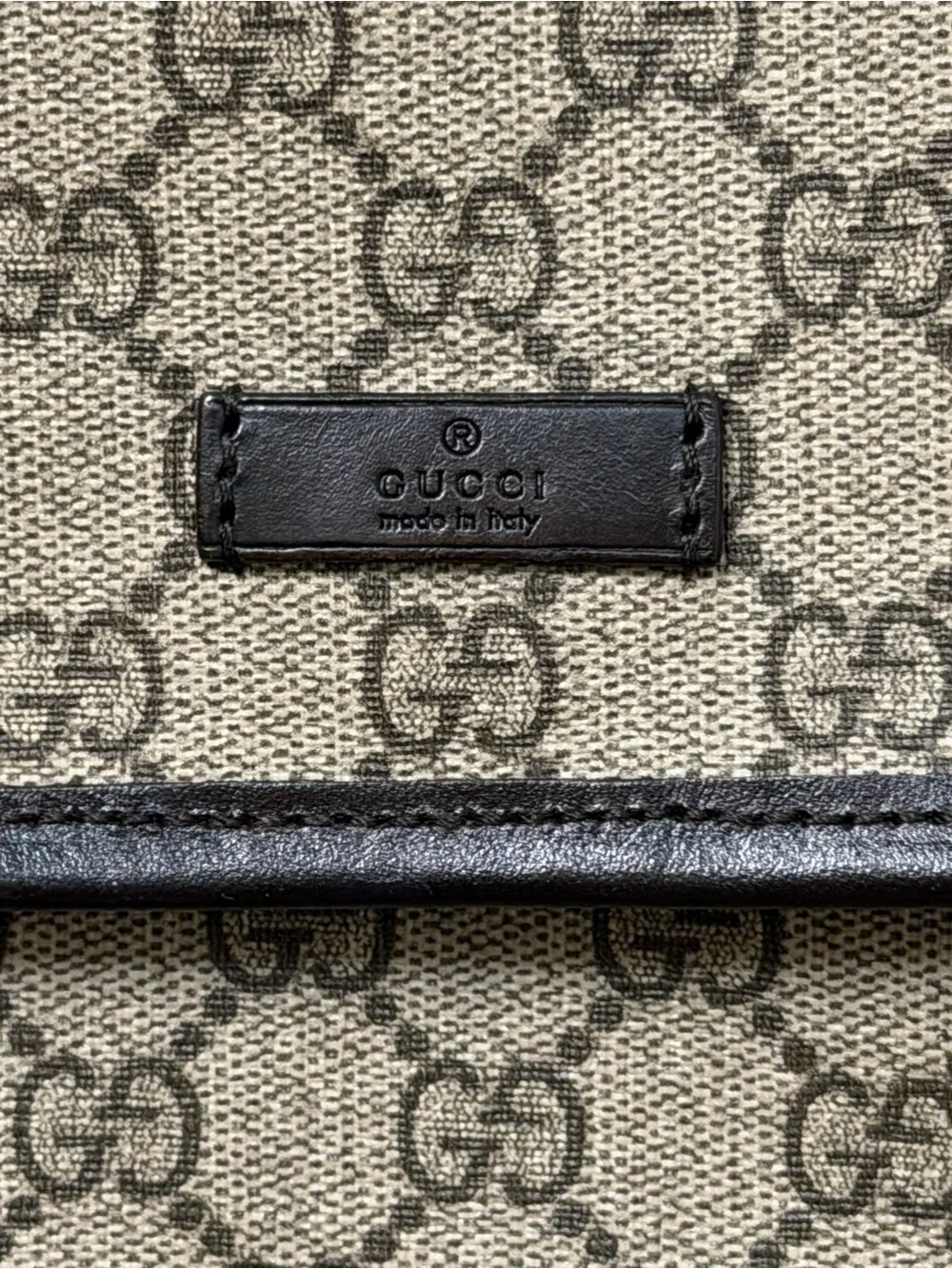 SOLD

AUTHENTIC Gucci Beige Brown GG Supreme Crossbody Bag - Picture 3 of 10
